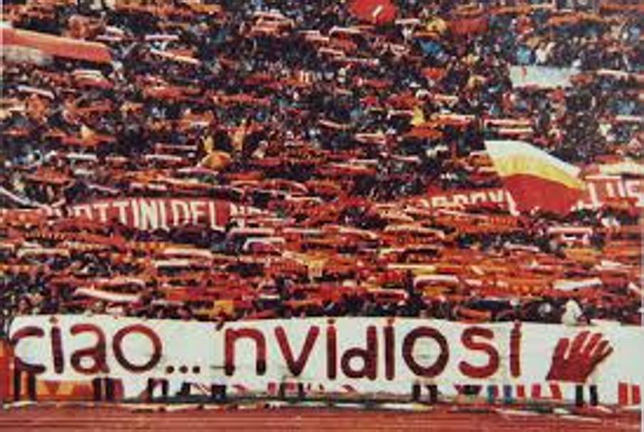 Sfott da derby: i tifosi della Roma, in occasione del derby del 26 Febbraio 1984, ironizzano sui cugini